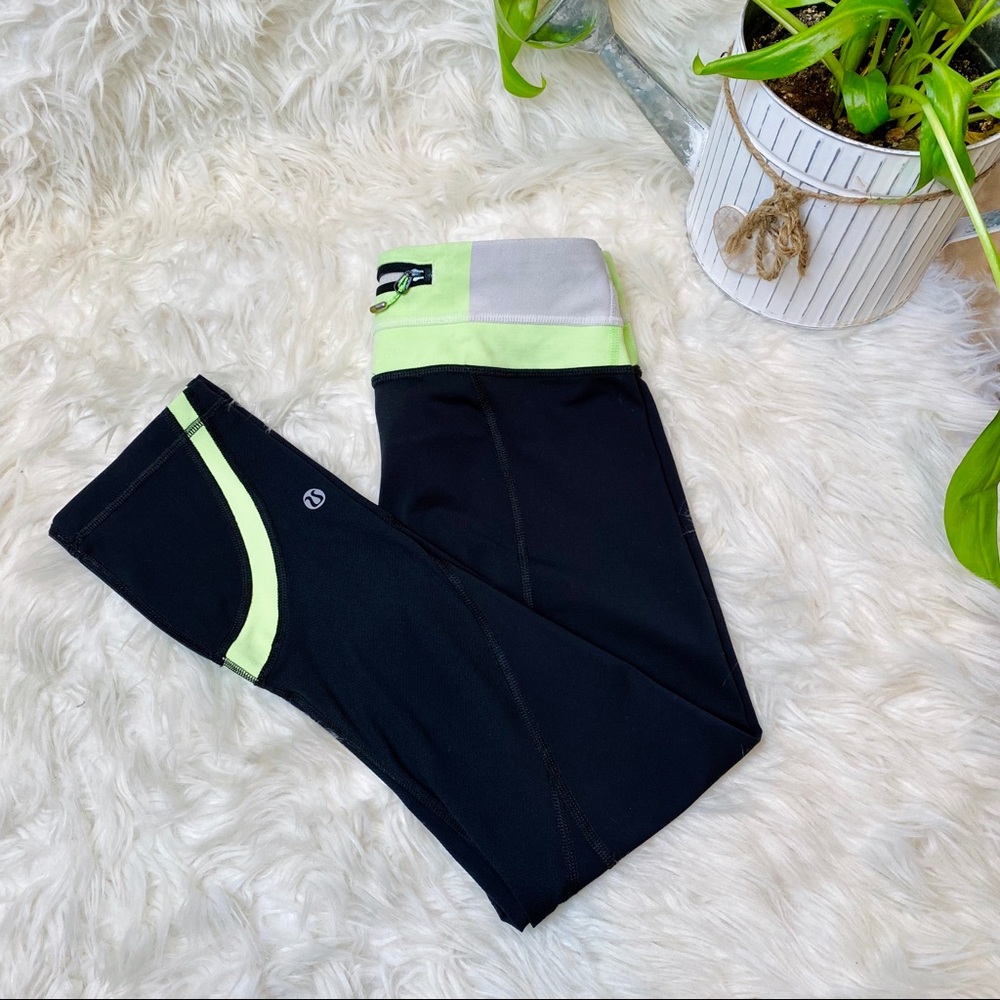 Lululemon leggings sports chic black grey & green